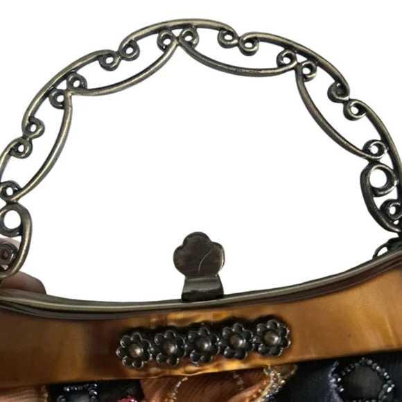 Vintage Floral Embroidered Women's Handbag - Picture 4 of 6